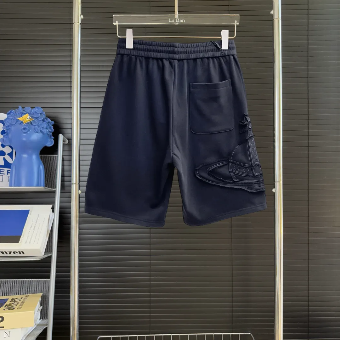 The Queen Mother's three-standard complete 2026 summer New Arrival men's casual shorts, advanced custom-made fabric Breathable fabric, Breathable elasticity and comfort, impeccable details, top-grade accessories, original logo design concept, delicate and soft feel! The upper body fit is awesome! Size: M-XXXL Please state your height and weight when ordering